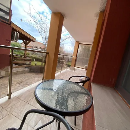 Guest Wild Duck ゲストハウス Ezerets