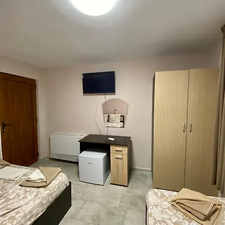 Guest Wild Duck ゲストハウス Ezerets